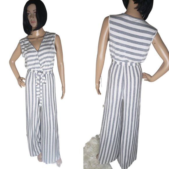 Gray and white jumper - Picture 1 of 1